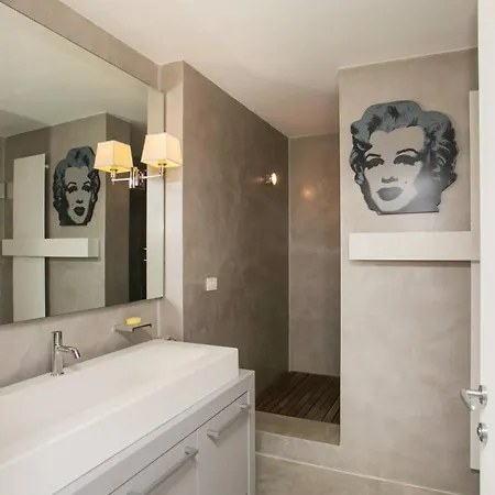 아파트 3br San Babila District - What'app - 0039-3512-039-610 - For Reservations! *