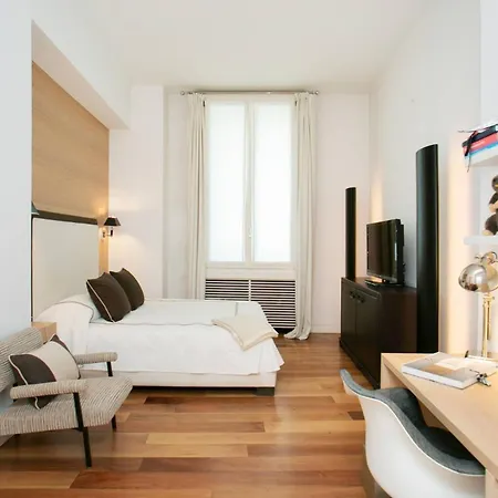 3br San Babila District - What'app - 0039-3512-039-610 - For Reservations! *