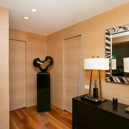 3br San Babila District - What'app - 0039-3512-039-610 - For Reservations! 밀라노