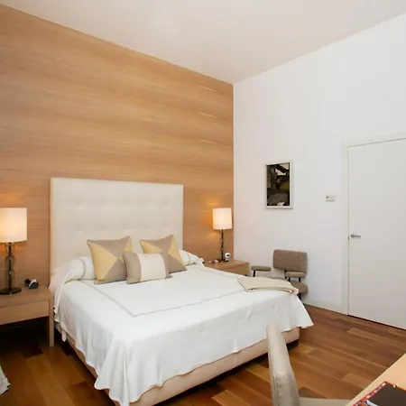 3br San Babila District - What'app - 0039-3512-039-610 - For Reservations! Apartamento